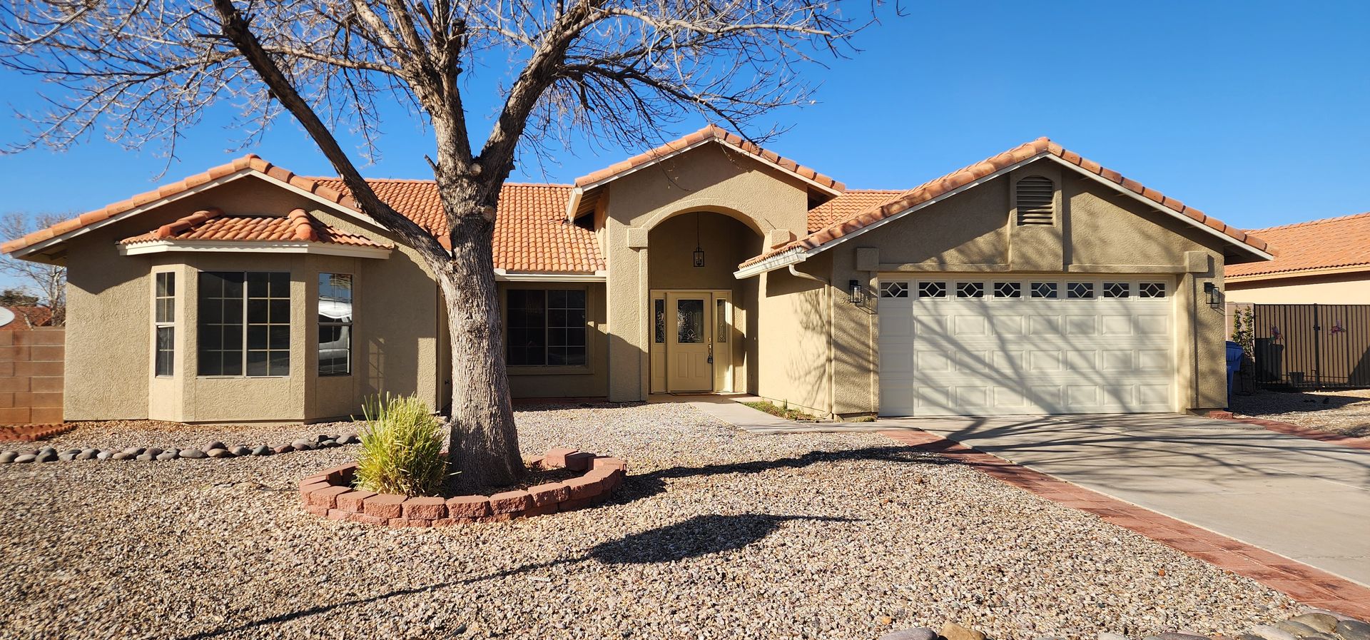 Sierra Vista House: 3845 Via De La Reina