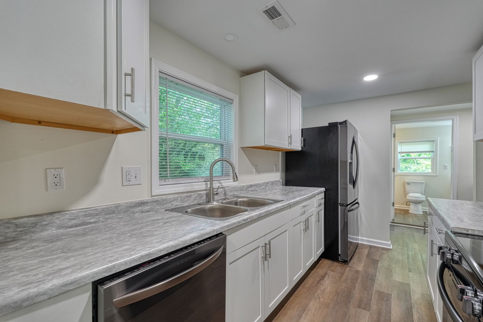 Spartanburg Apartment: 831 John B White Sr Blvd