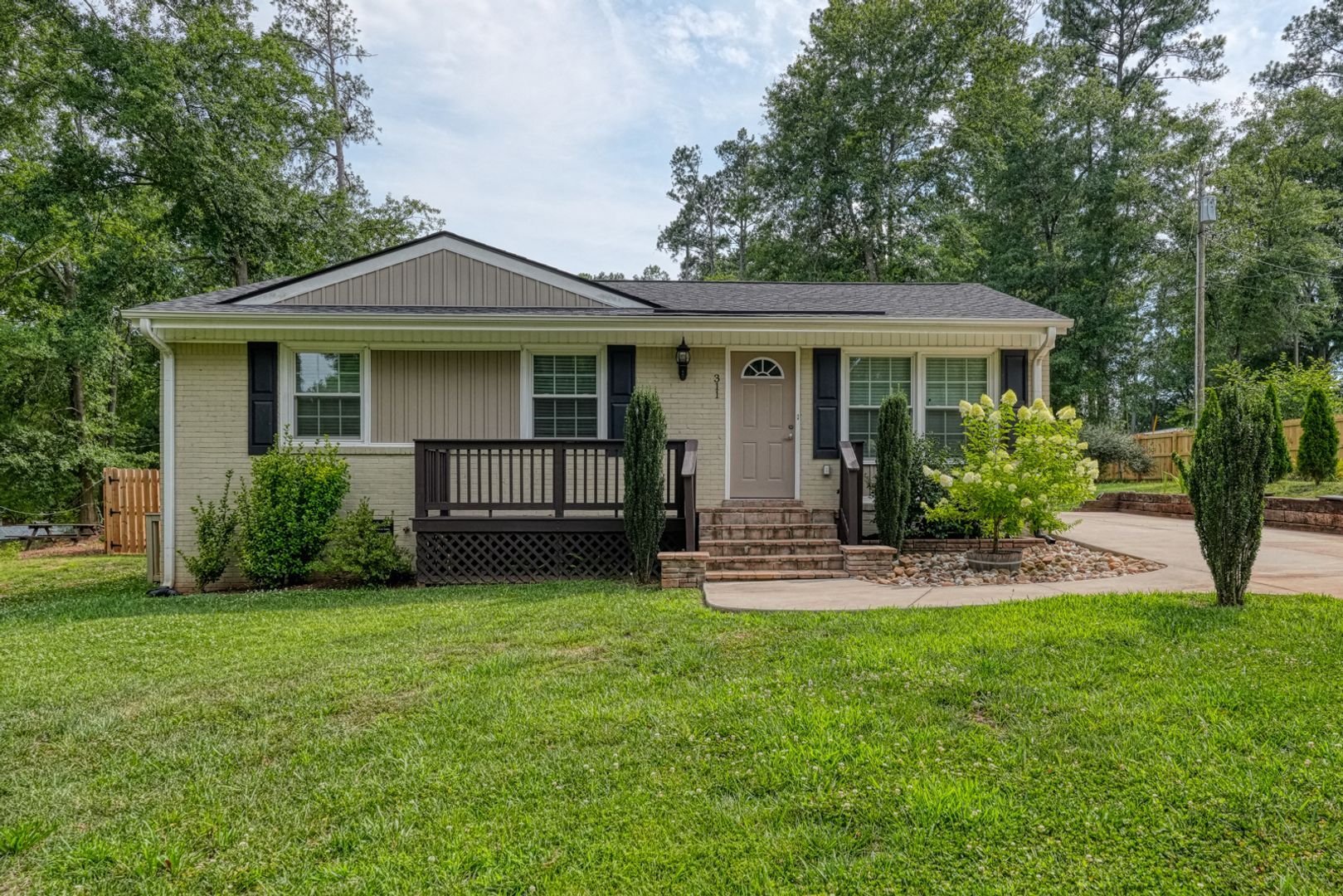 Spartanburg House: 311 Pioneer Place
