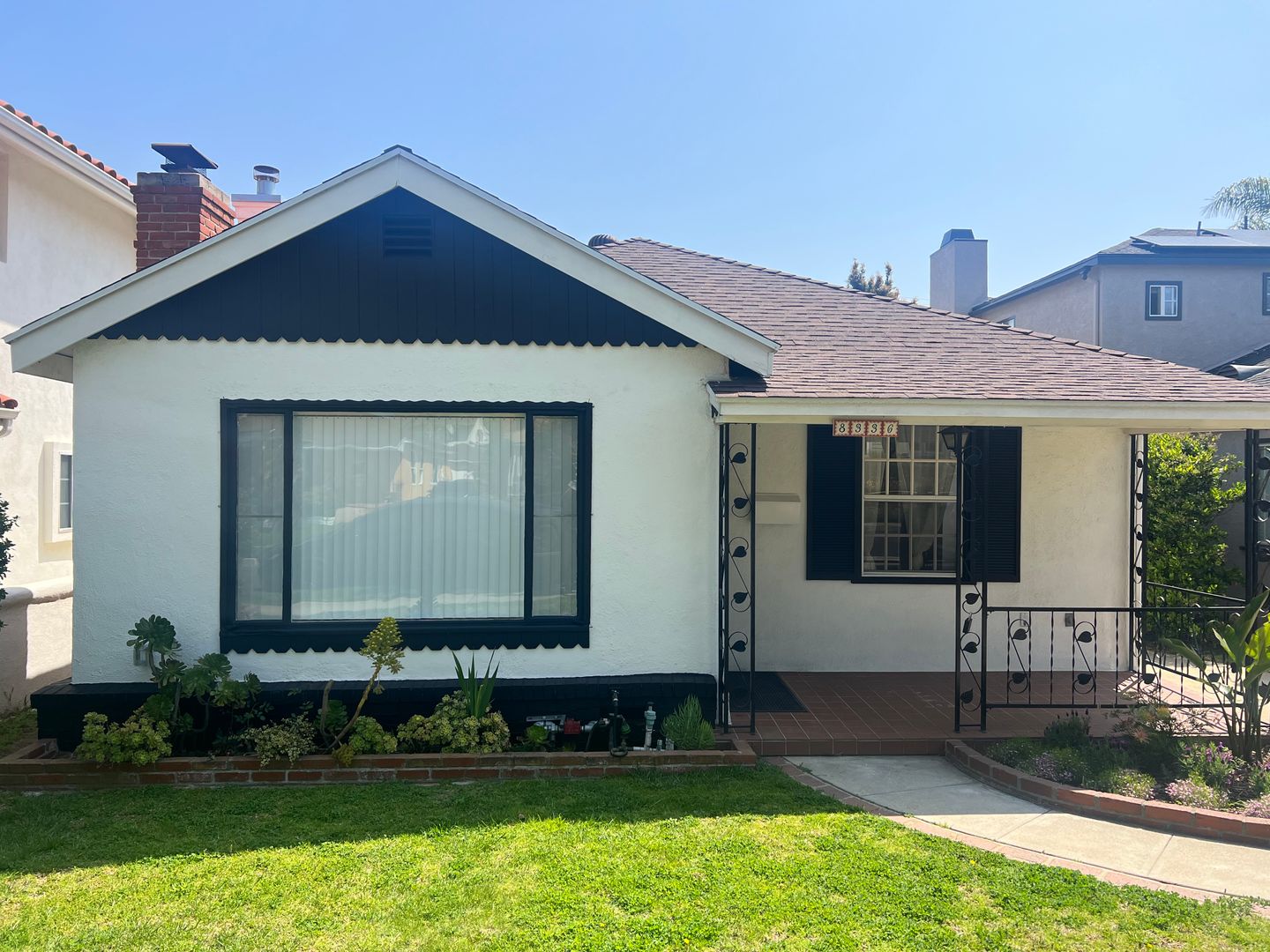 Los Angeles Apartment: 8336 Regis Way