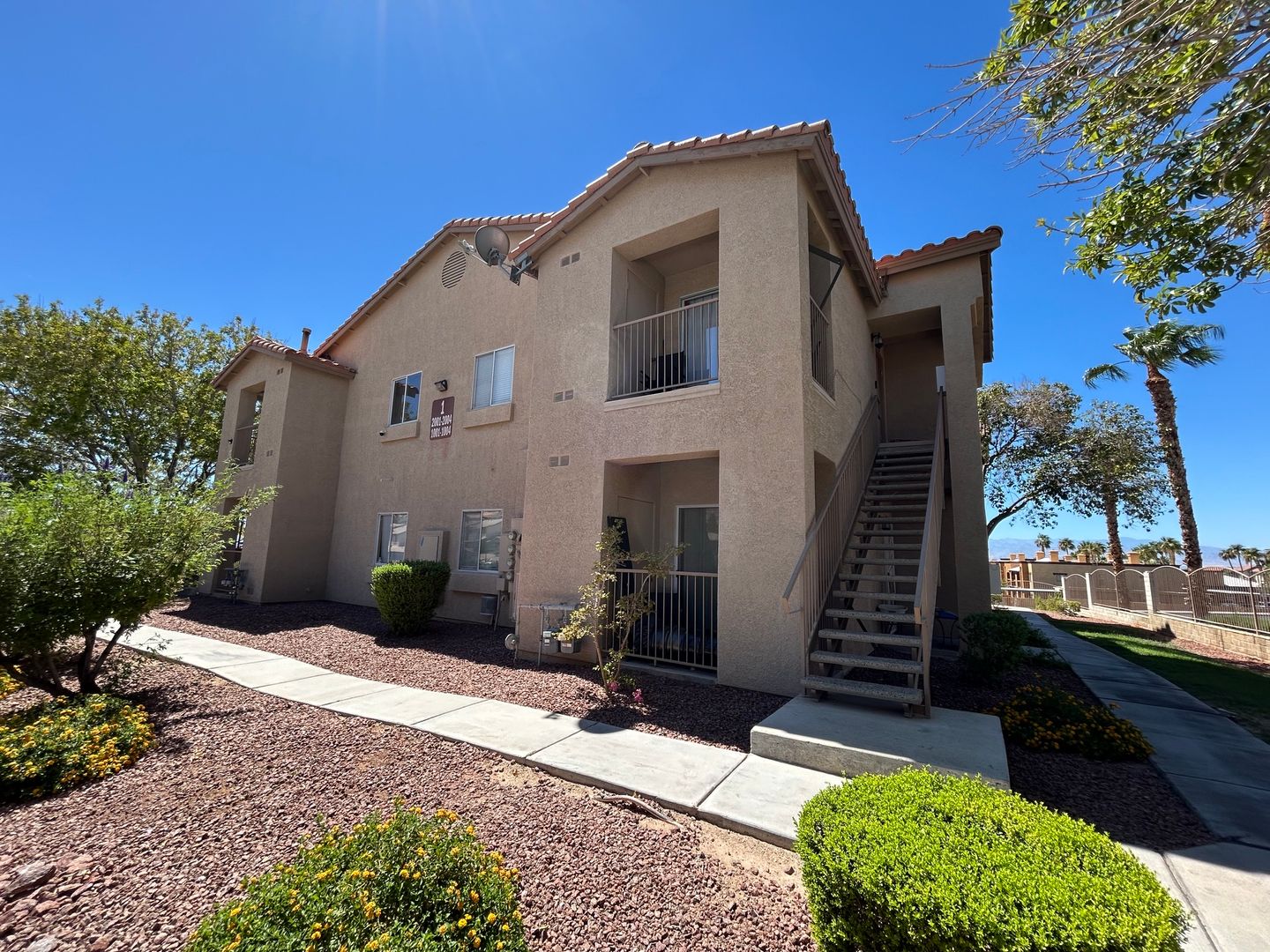 Las Vegas House: 2110 N Los Feliz St