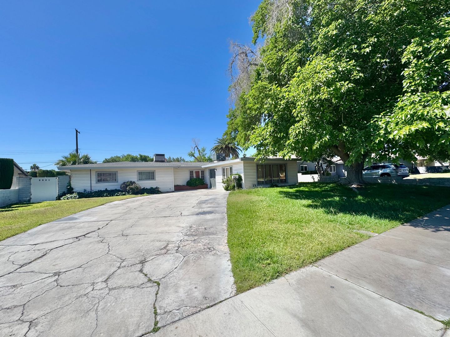 Las Vegas House: 2901 Burton Ave.