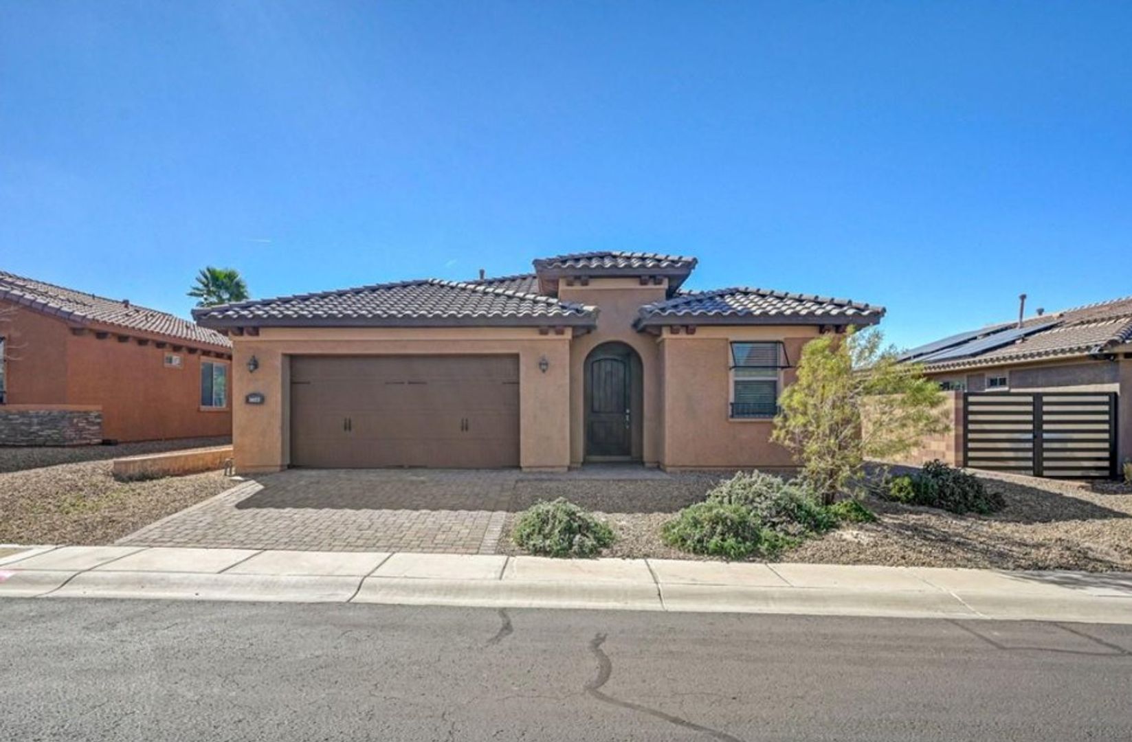 Henderson House: 1025 Viale Placenza Place