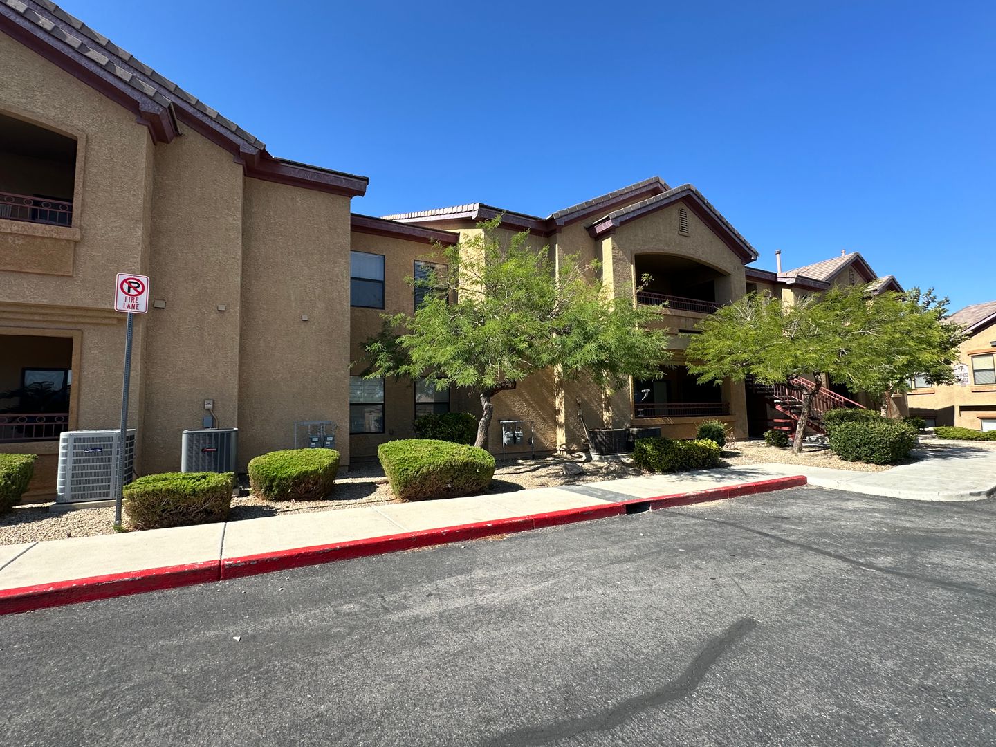 Las Vegas House: 8250 North Grand Canyon Drive #2045