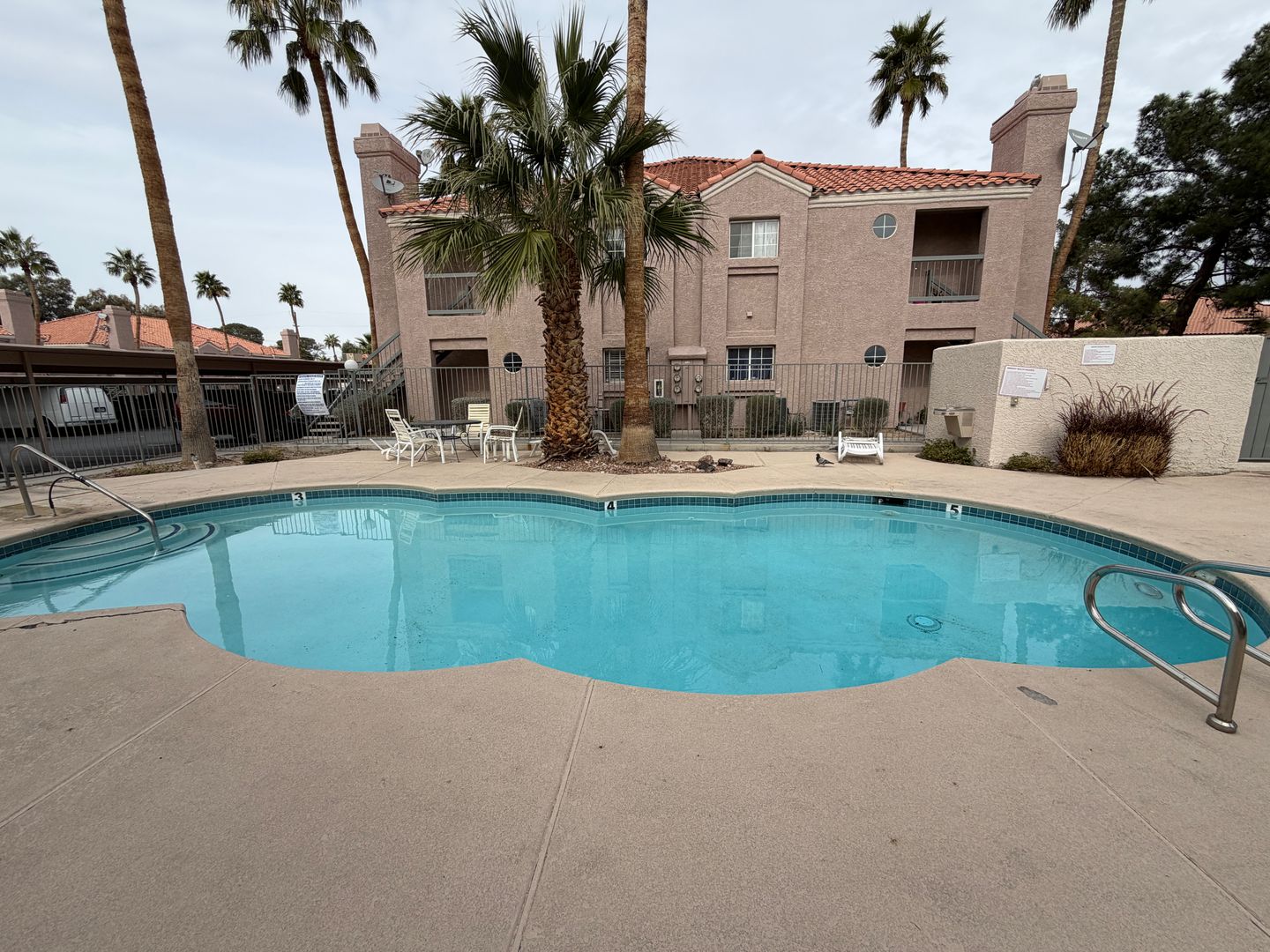 Las Vegas House: 1375 E Hacienda Ave #217