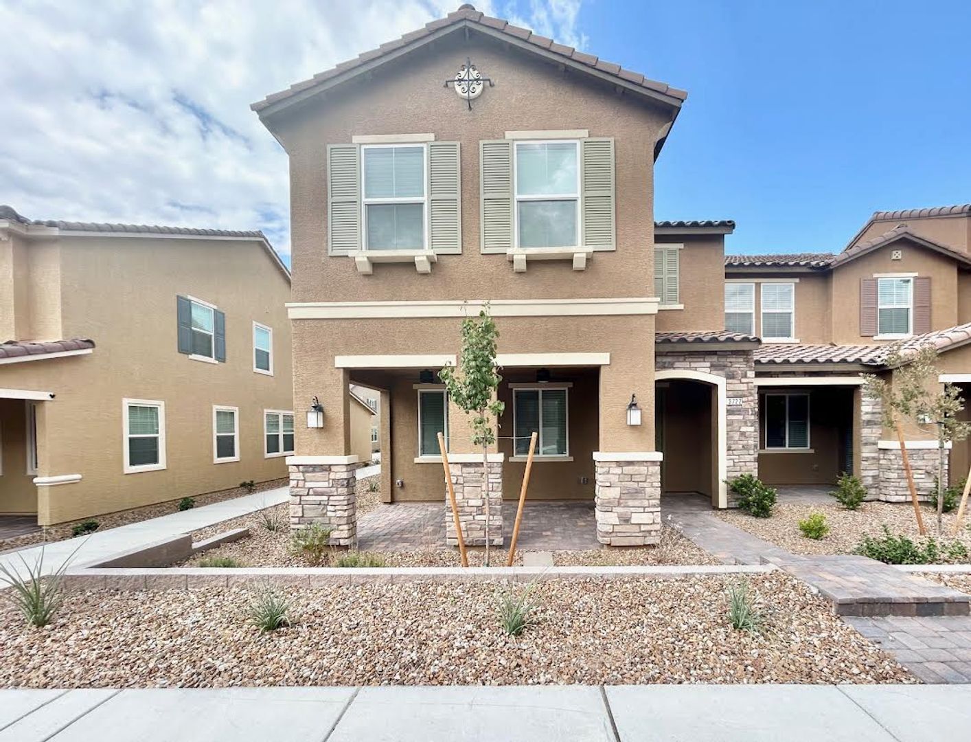Henderson House: 3722 Trancoso Ave