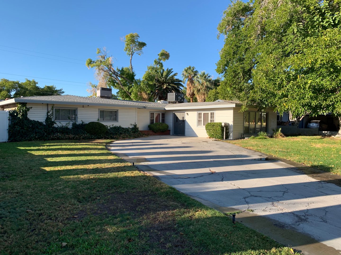 Las Vegas House: 2901 Burton Ave.