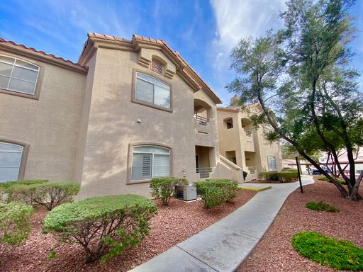 CUTE 1ST FLOOR CONDO UNIT, 1 BEDROOM / 1 FULL BATH, IN A GATED COMMUNITY! COMMUNITY FEATURES A POOL AND SPA, COMMUNITY EXERCISE ROOM AND CLUBHOUSE! – photo 1