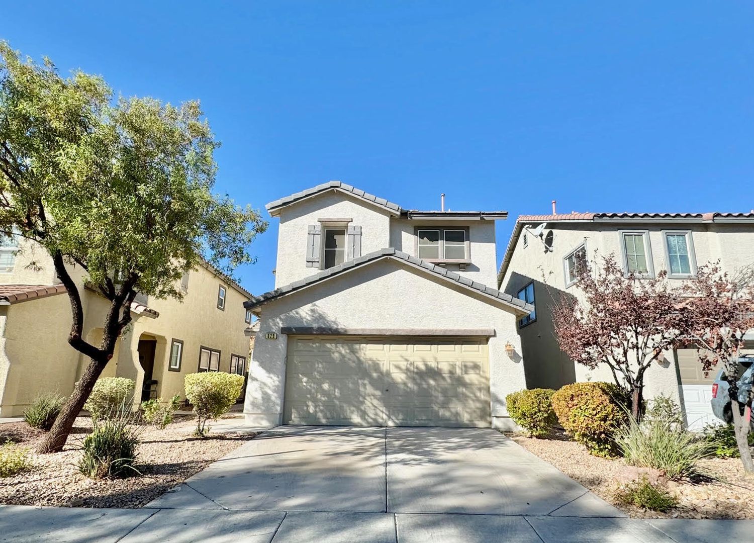 Henderson House: 629 Monument Point Street