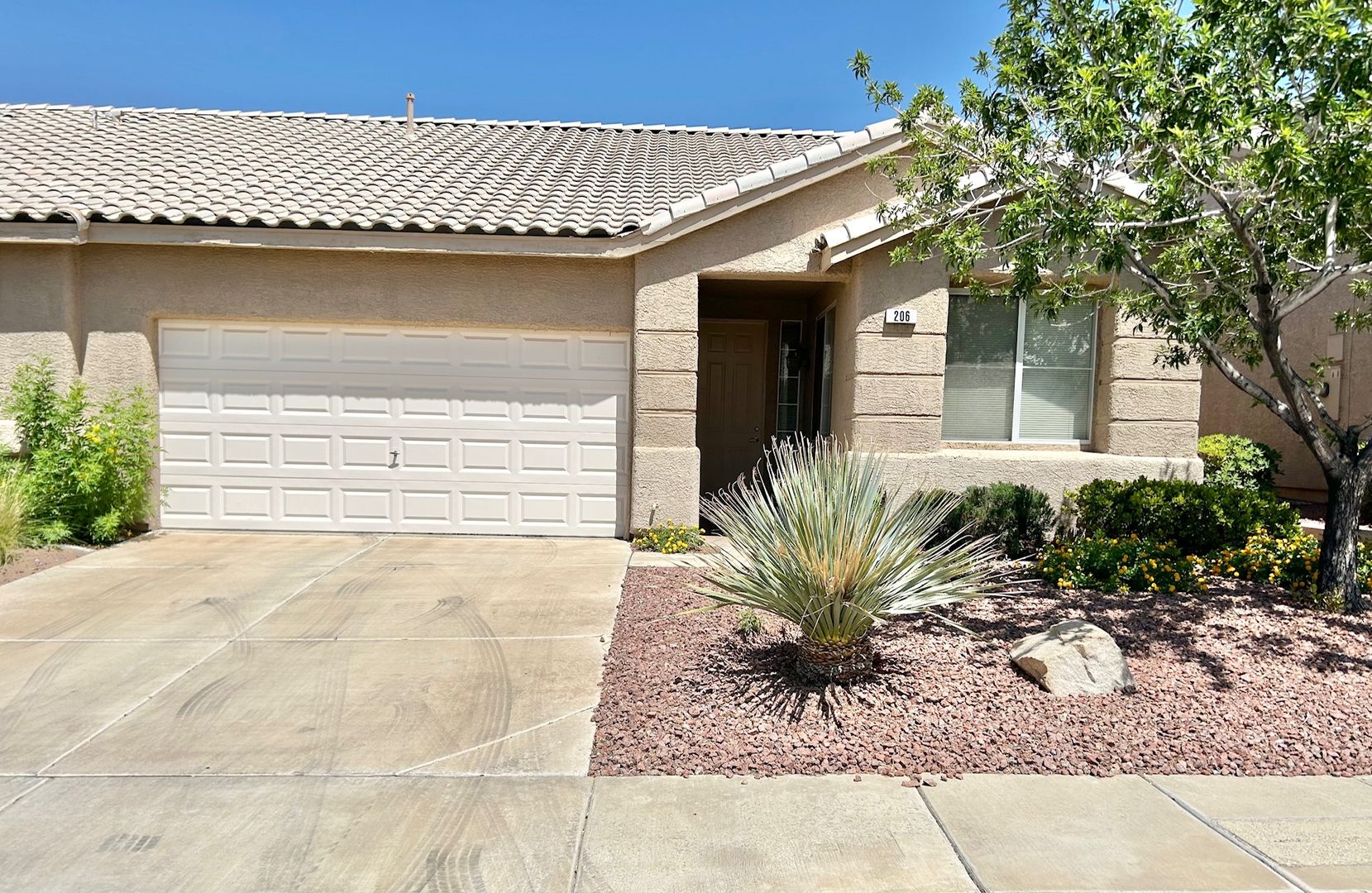 Henderson House: 206 Crown Imperial Street #2603