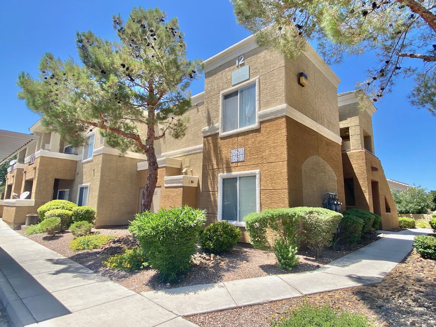 LAS VEGAS Condo: 8070 W RUSSEL RD #2061