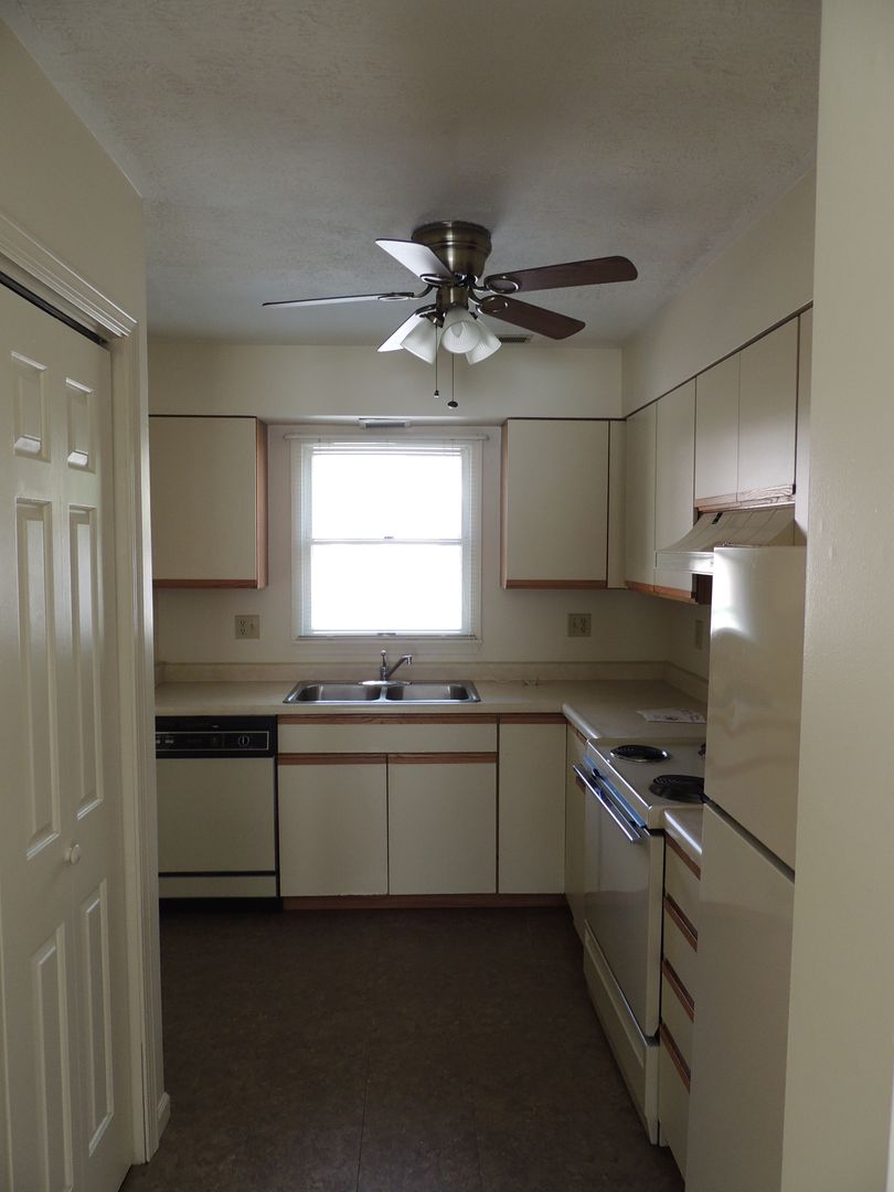 Braemar Townhomes Large 3 Bedroom w/ garage 4 of 5