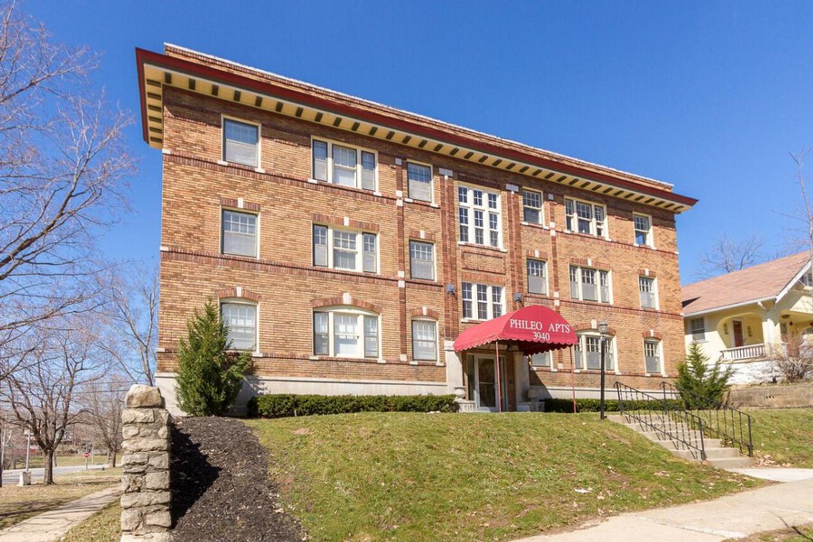 Kansas City Apartment: 3940 Holmes St