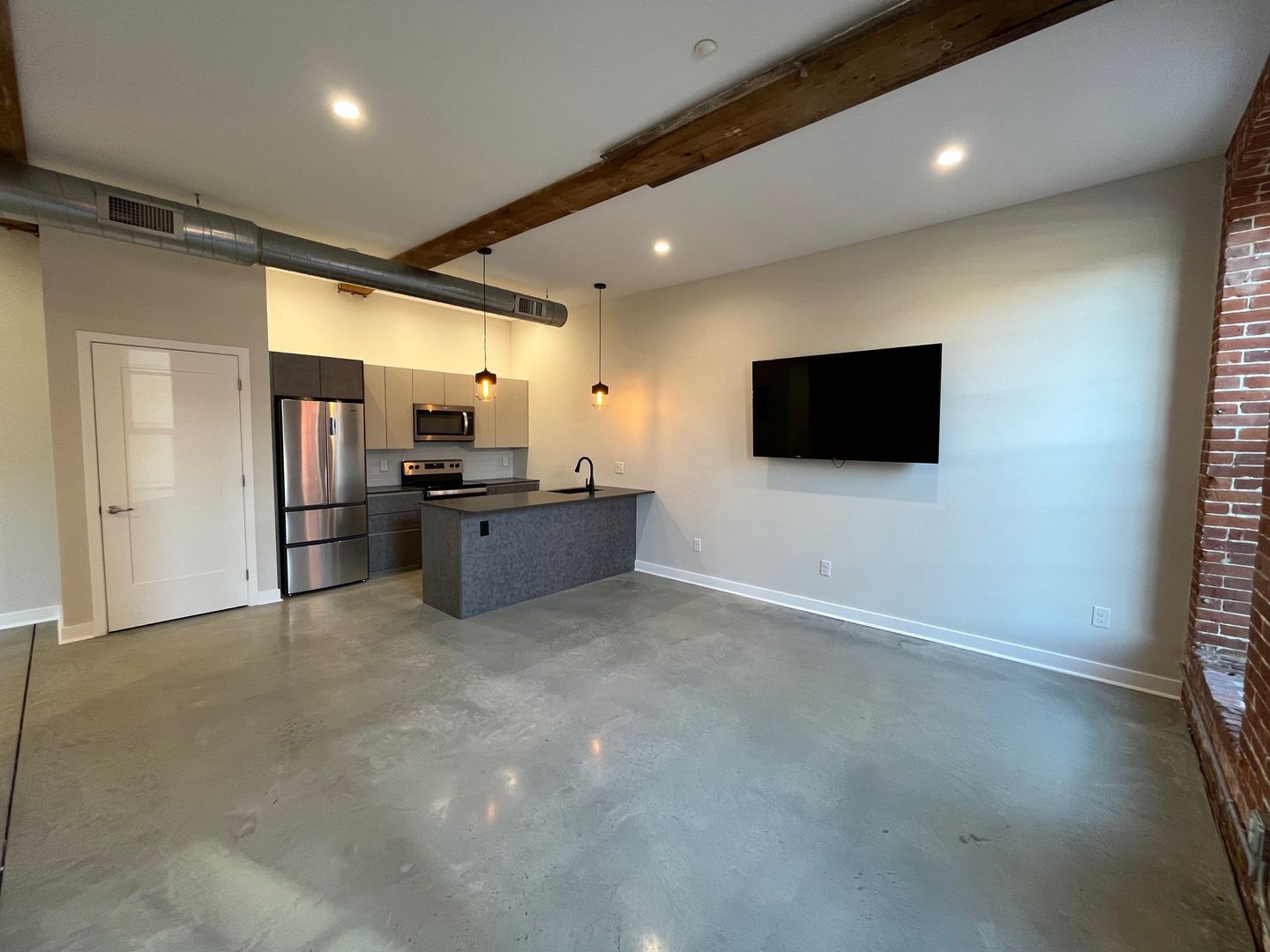 Providence Apartment: 725 Branch Ave