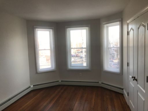 39 America 3rd Front 3 bedroom 1 bathroom – photo 1