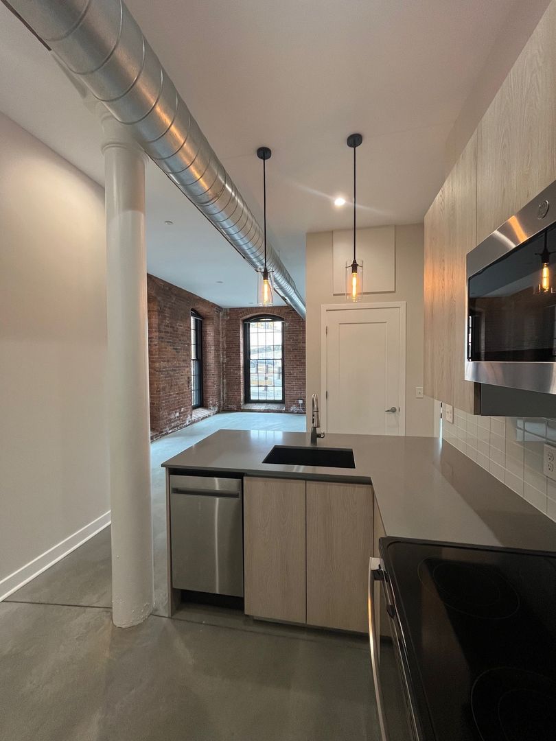 Providence Apartment: 725 Branch Ave