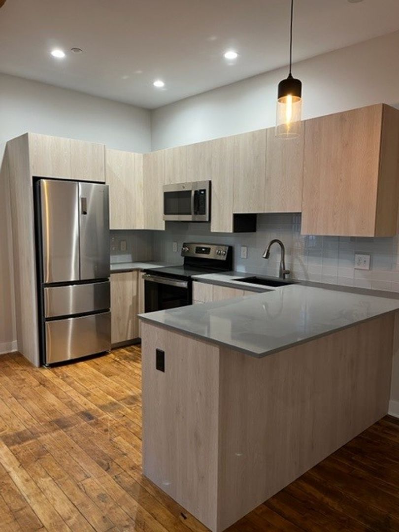 Providence Apartment: 725 Branch Ave