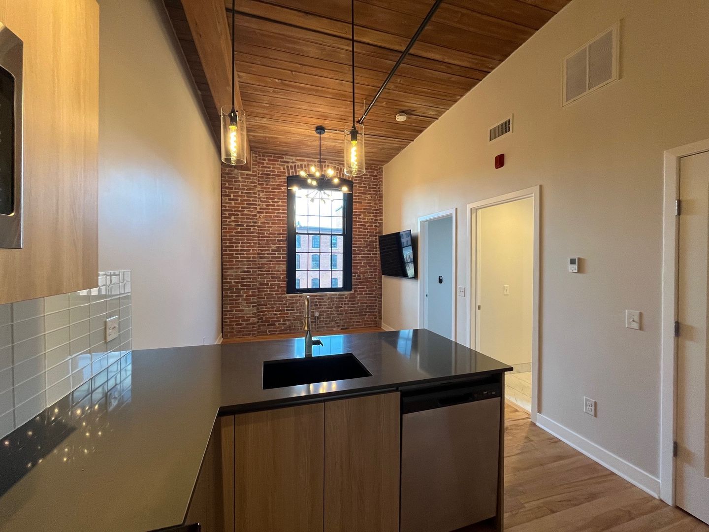 Providence Apartment: 725 Branch Ave