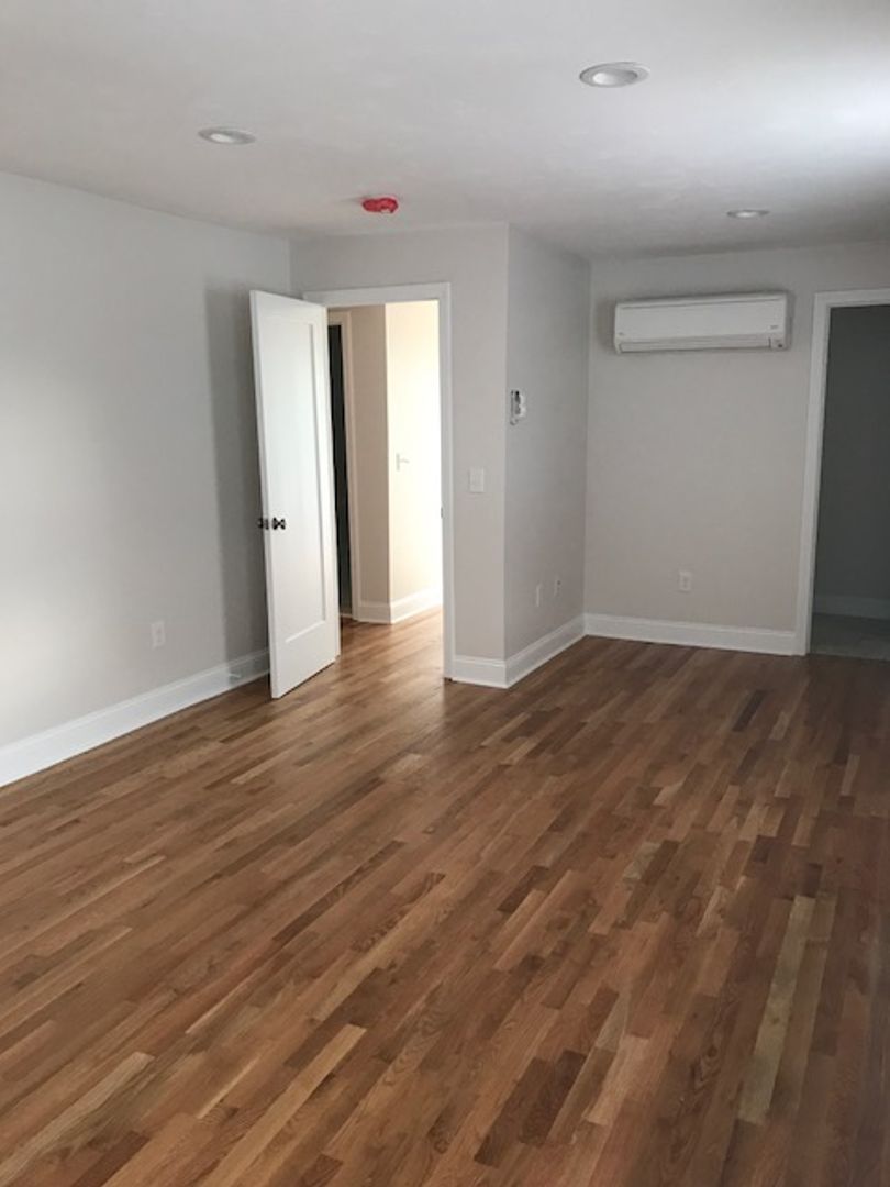 Providence Apartment: 70 Courtland St
