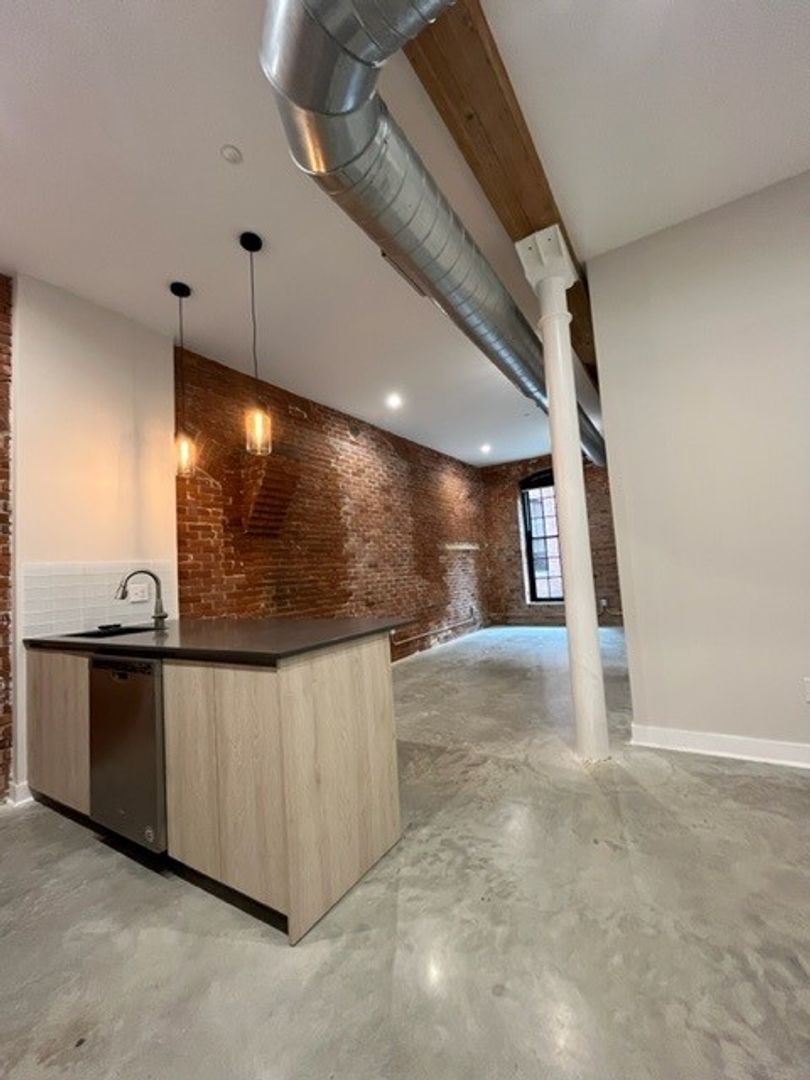 Providence Apartment: 725 Branch Ave