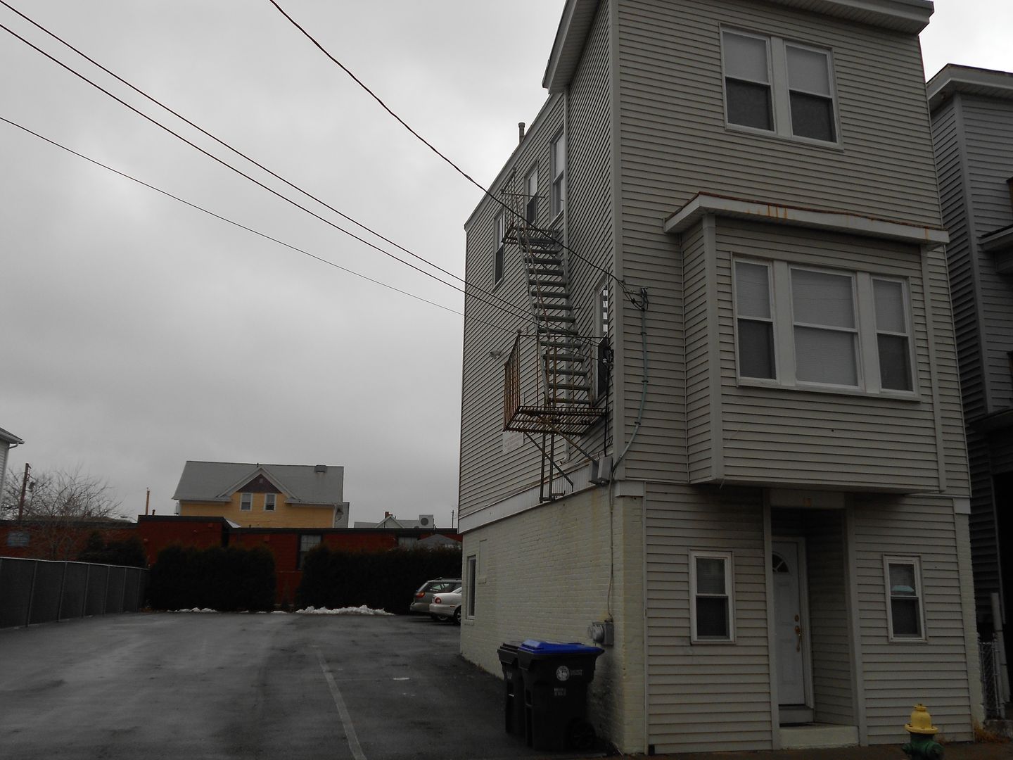 Providence Apartment: 98 Knight St.