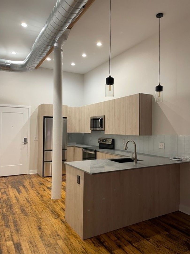 Providence Apartment: 725 Branch Ave