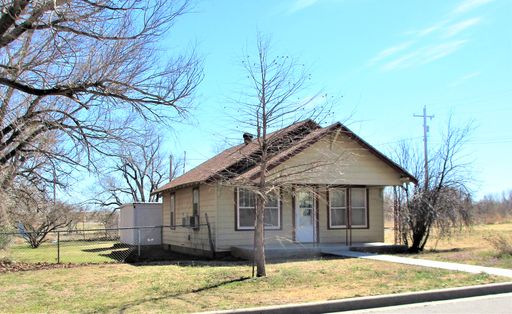 Cute 2 Bedroom, 1 Bath House
