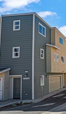 4-Bedroom Home for Rent – Move-In Ready – photo 1