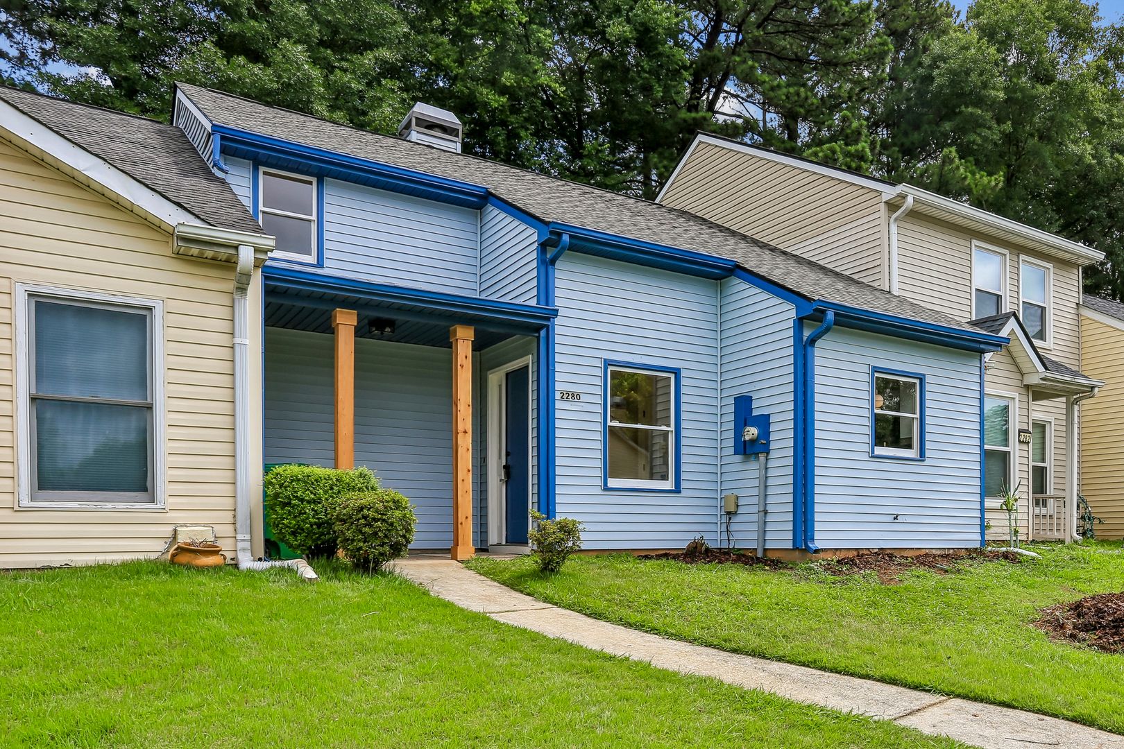 Lithonia Townhome: 2280 Wellington Cir