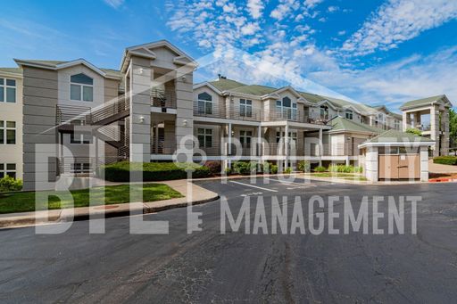Beautiful Two Bedroom Condo in Palace View Place – photo 1