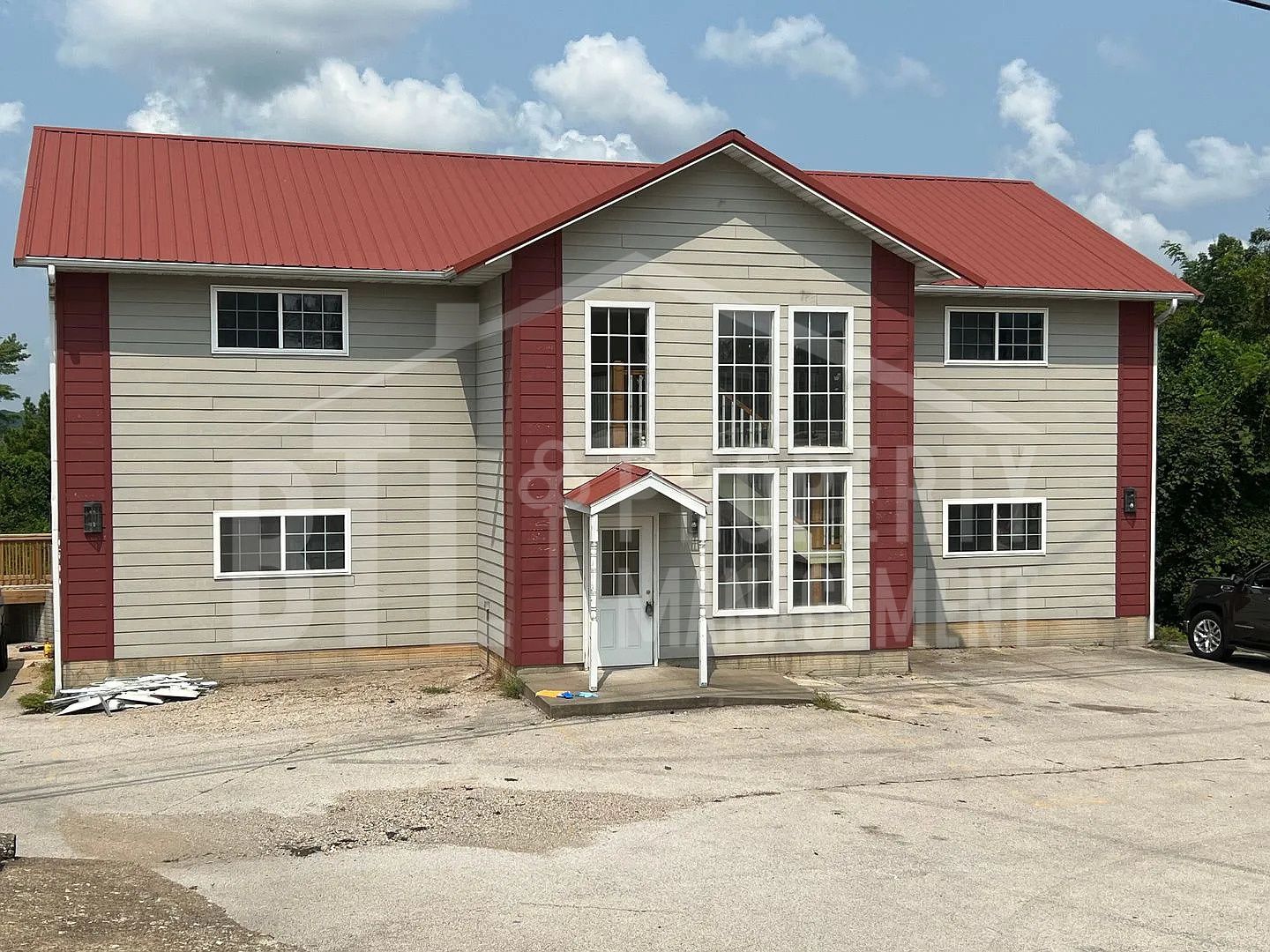 Branson West Apartment: 27 Notch Shopping Center Lane