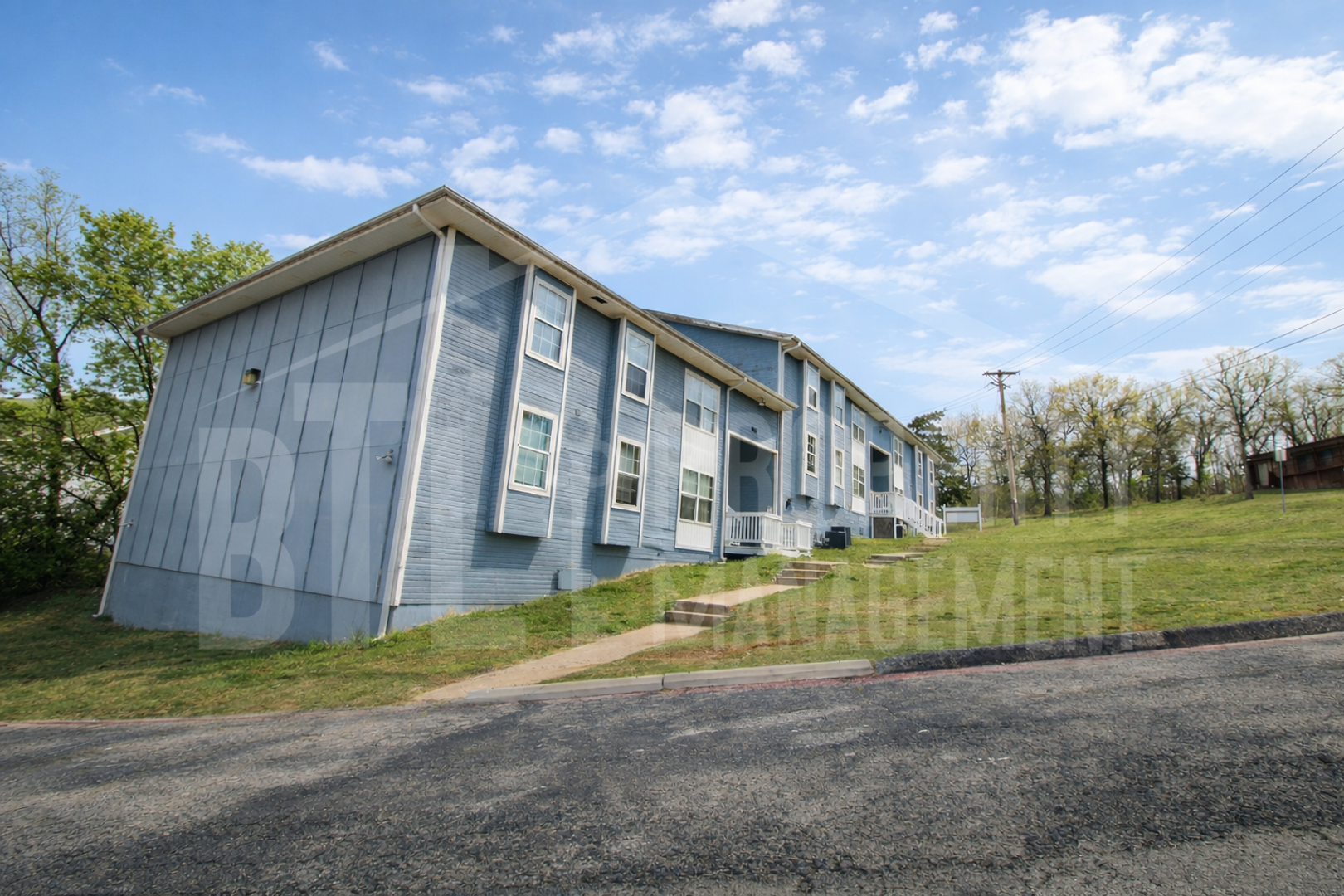 Branson Apartment: 400 S Judy St