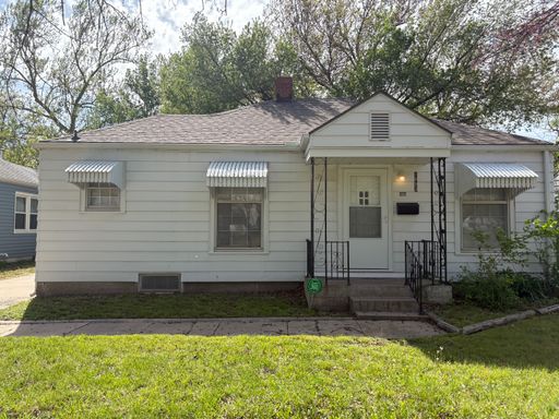 Beautiful 2 Bedroom 1 bath – photo 1