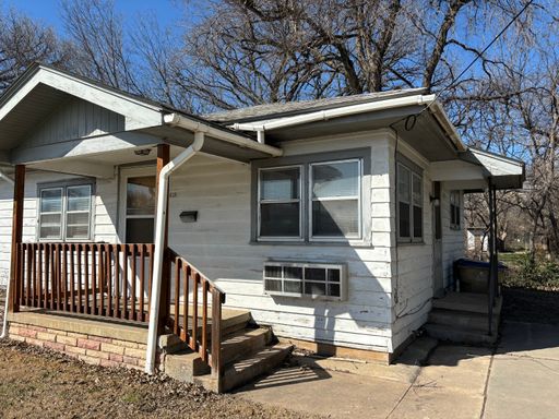 1 Bed 1 Bath Rental at 615 N. Meridian, Valley Center, KS – photo 1