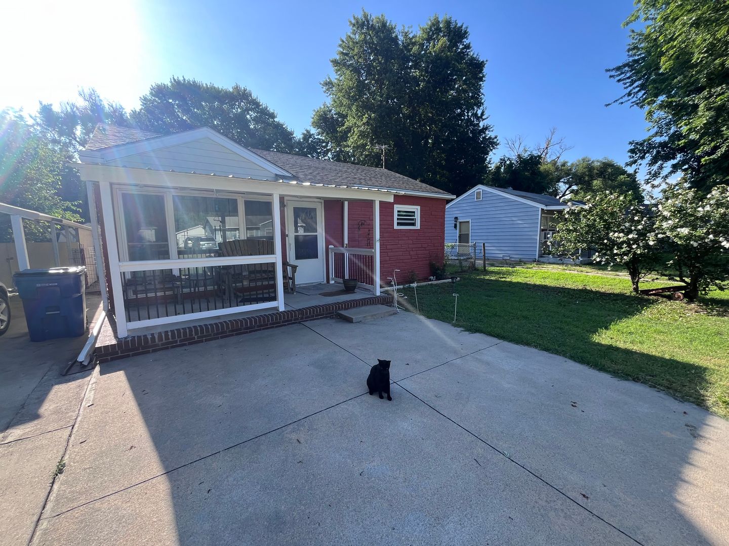 Haysville House: 208 S Lamar