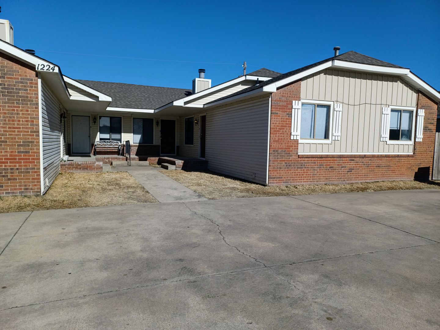 Wichita Apartment: 1206 E Selma