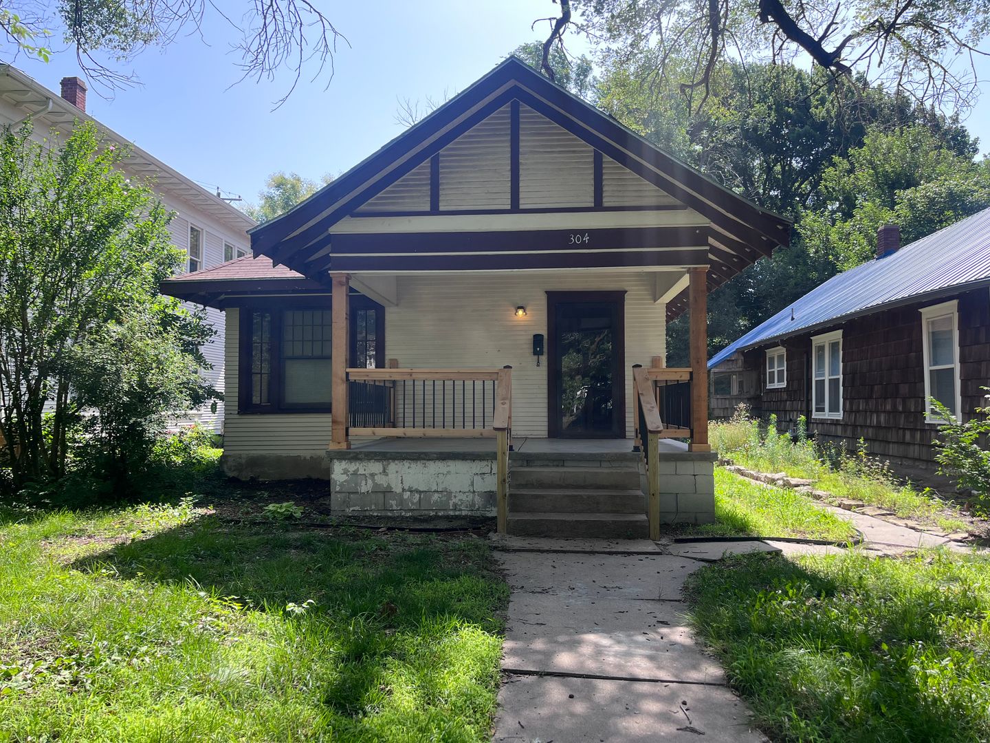 Wichita House: 304 S Rutan