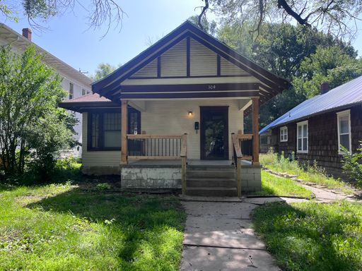 Adorable 2 Bedroom 1 Bathroom – photo 1