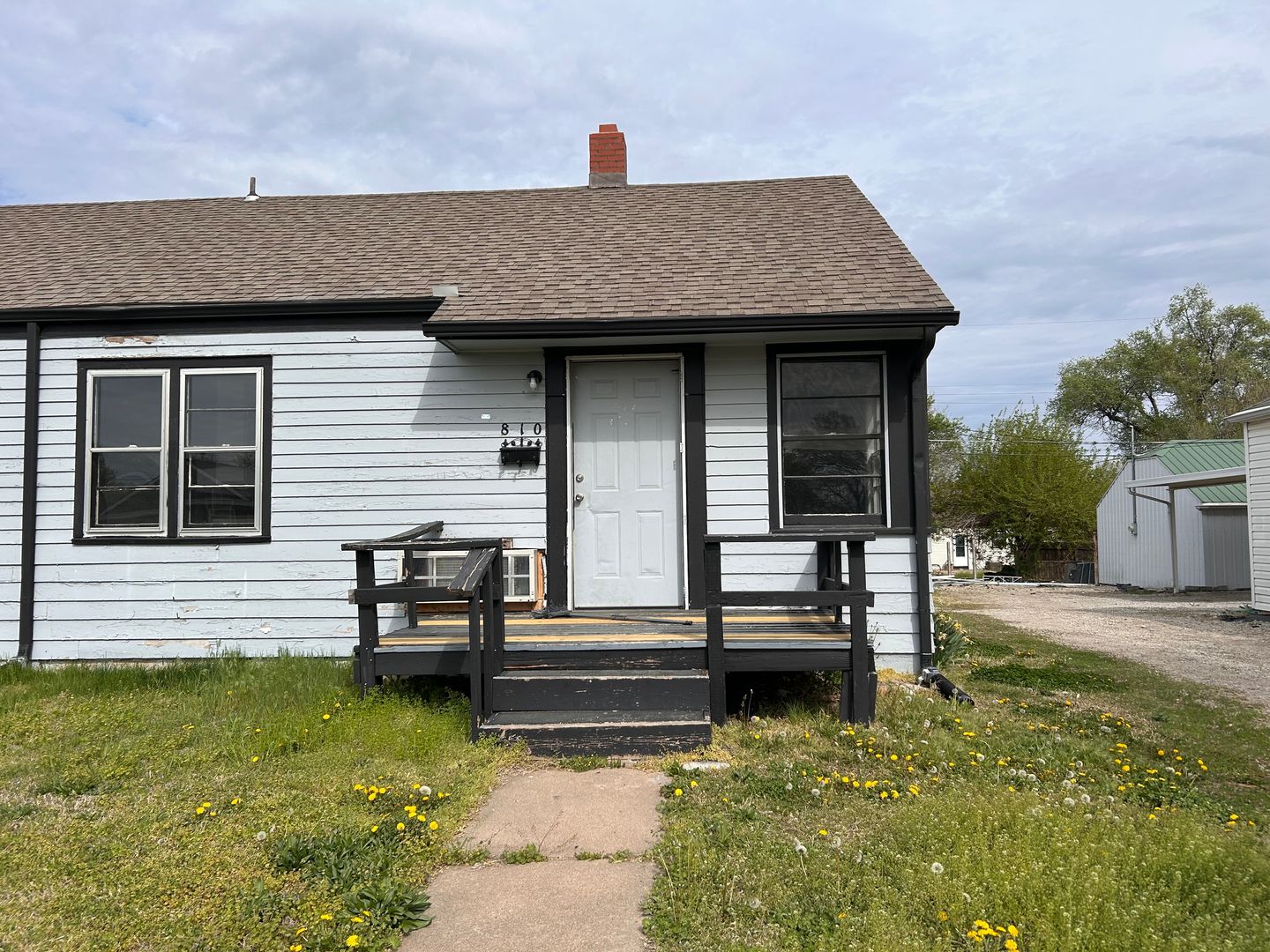 Wichita Apartment: 810 N Glendale St