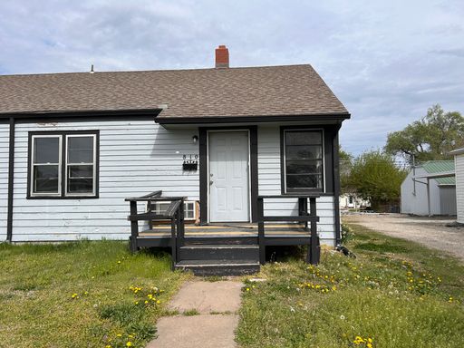 Cute 1 Bed 1 Bath Duplex – photo 1