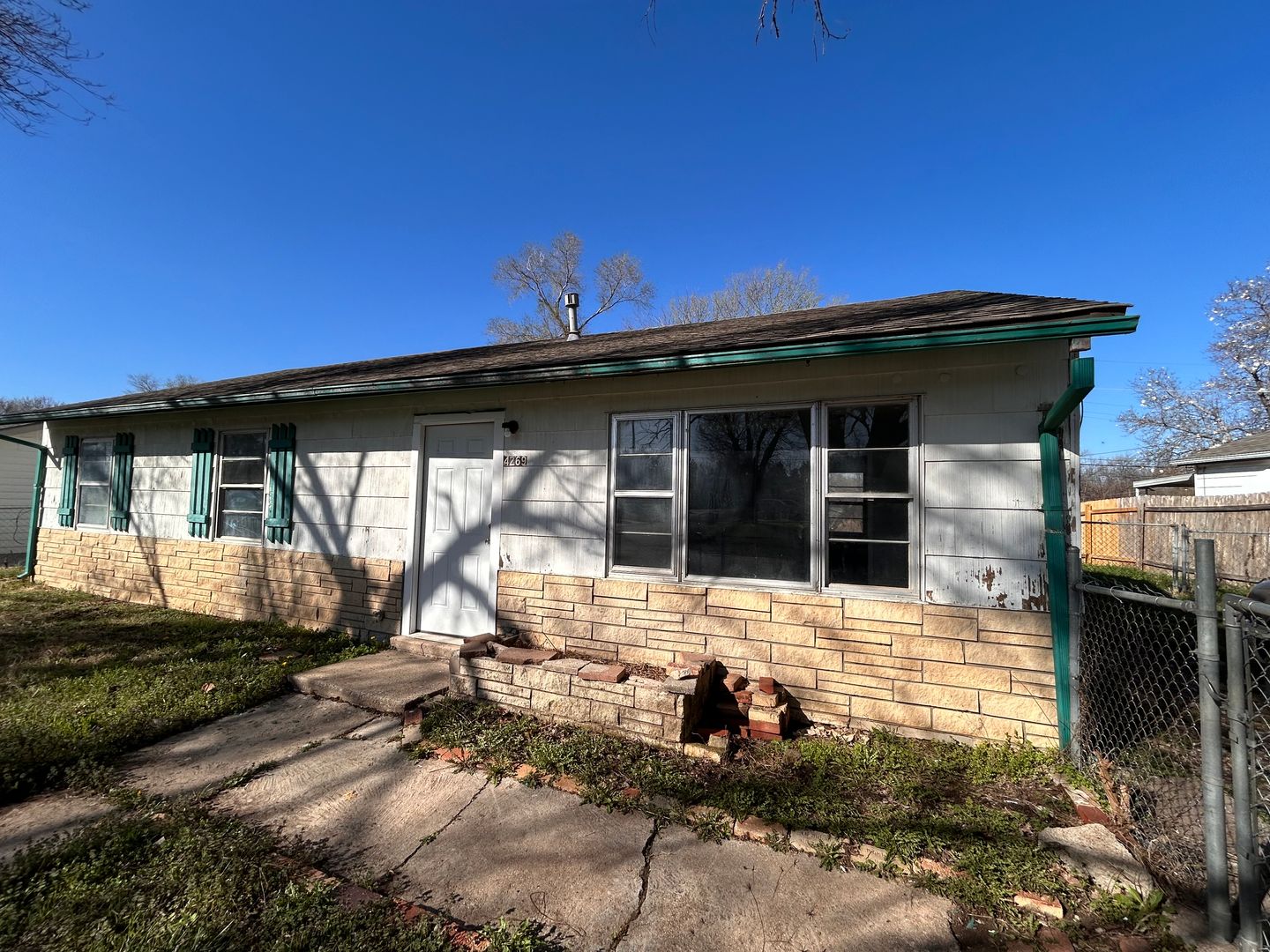 Wichita House: 4269 S Cumberland St