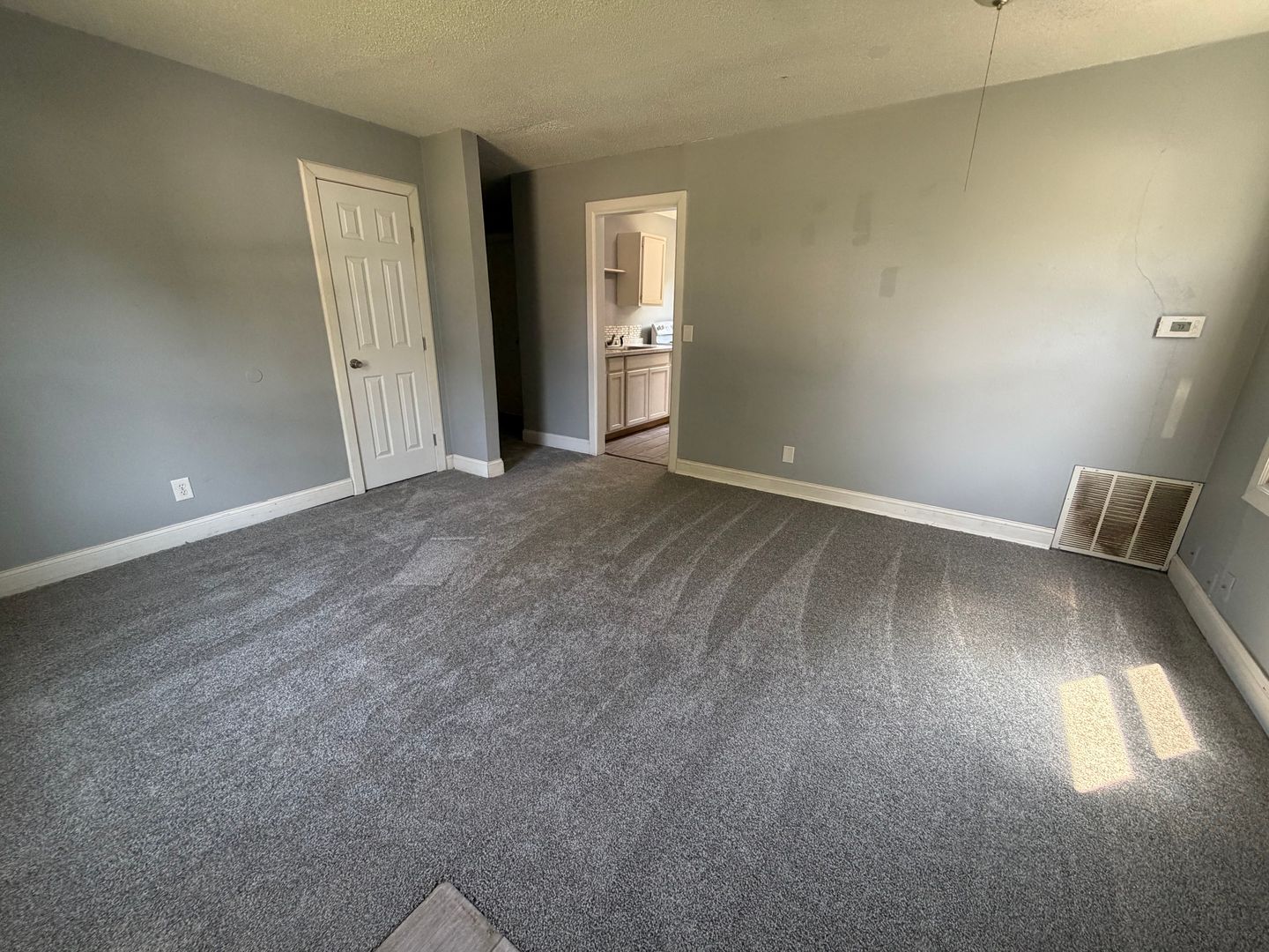 Wichita House: 3521 E Sunview Ave