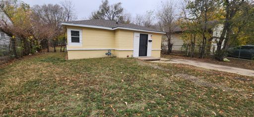 2 Bedroom / 1 Bath House – photo 1