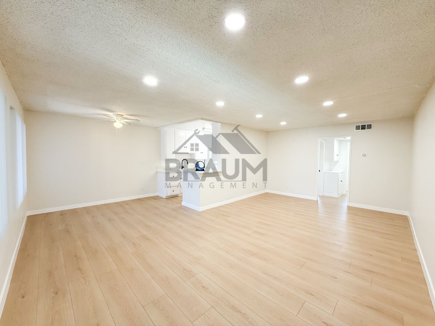 NORTH HOLLYWOOD Apartment: 6041 WHITSETT AVE