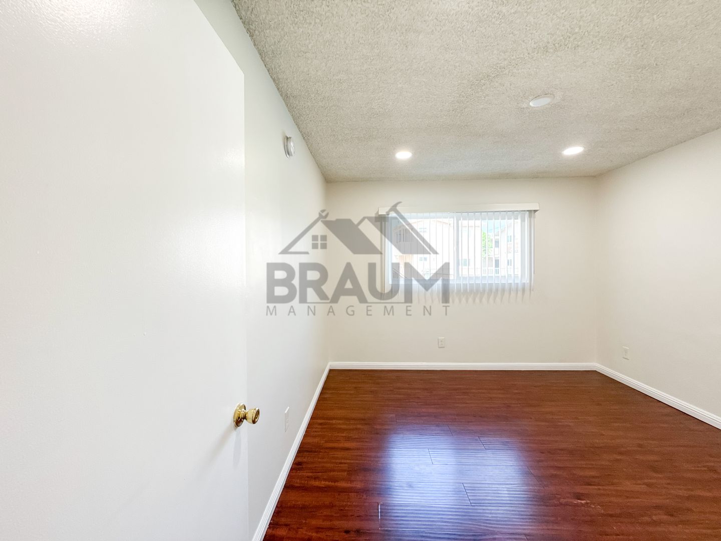 RESEDA Apartment: 19401 HAYNES ST