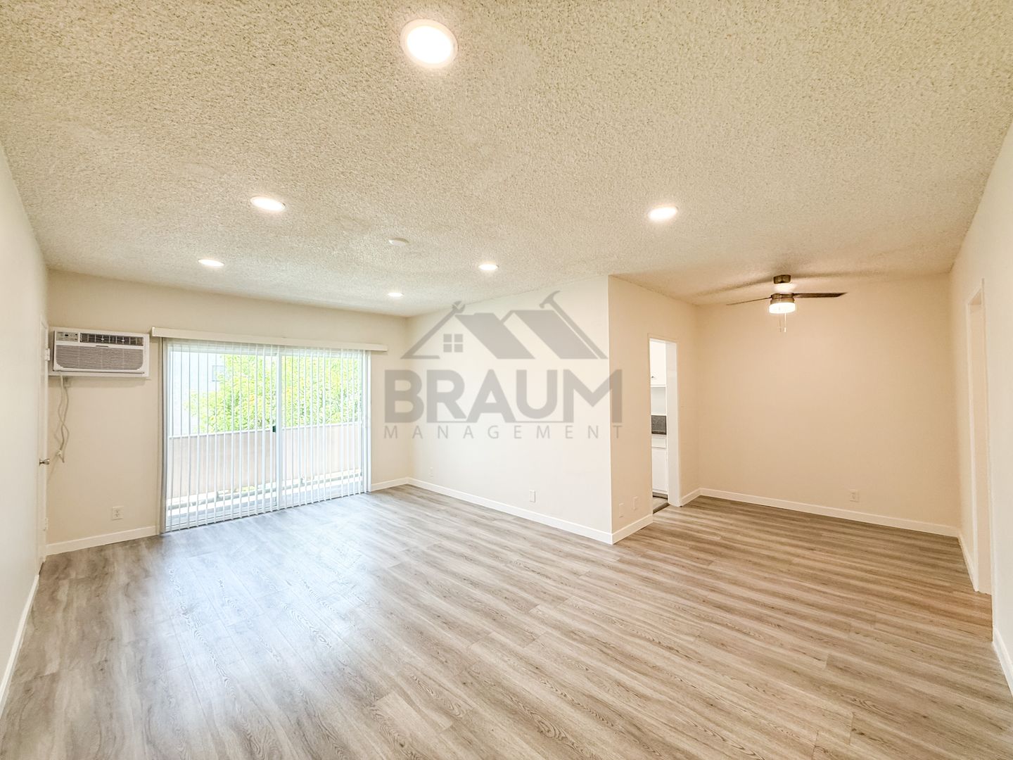 SHERMAN OAKS Apartment: 5433 SEPULVEDA BLVD.
