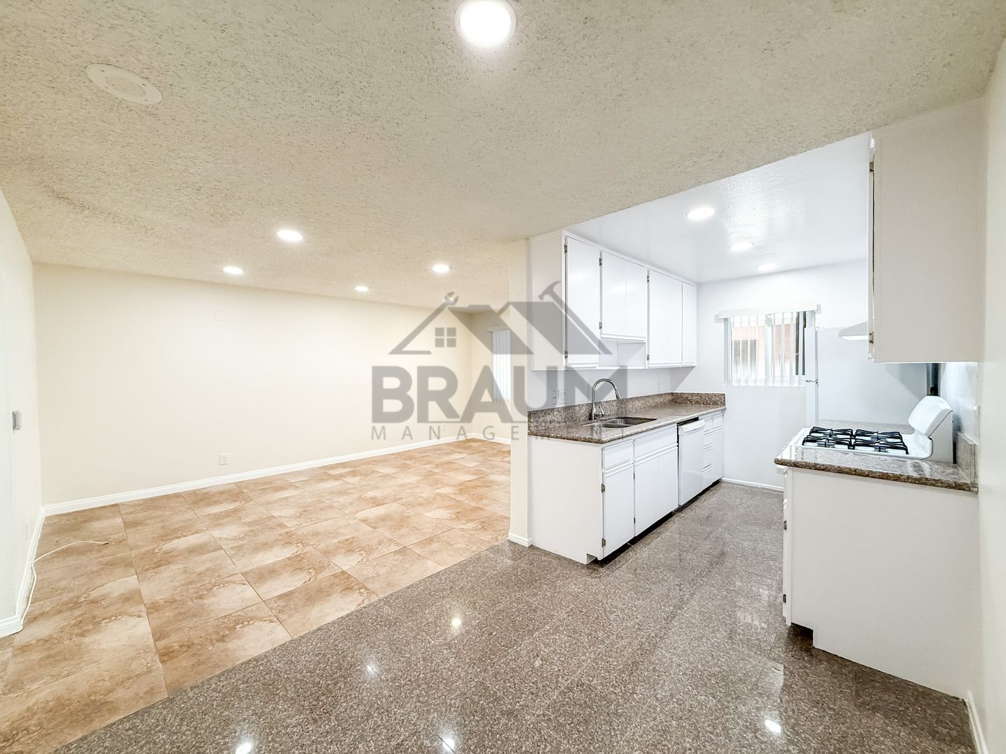 BURBANK Apartment: 221 W. ELM ST