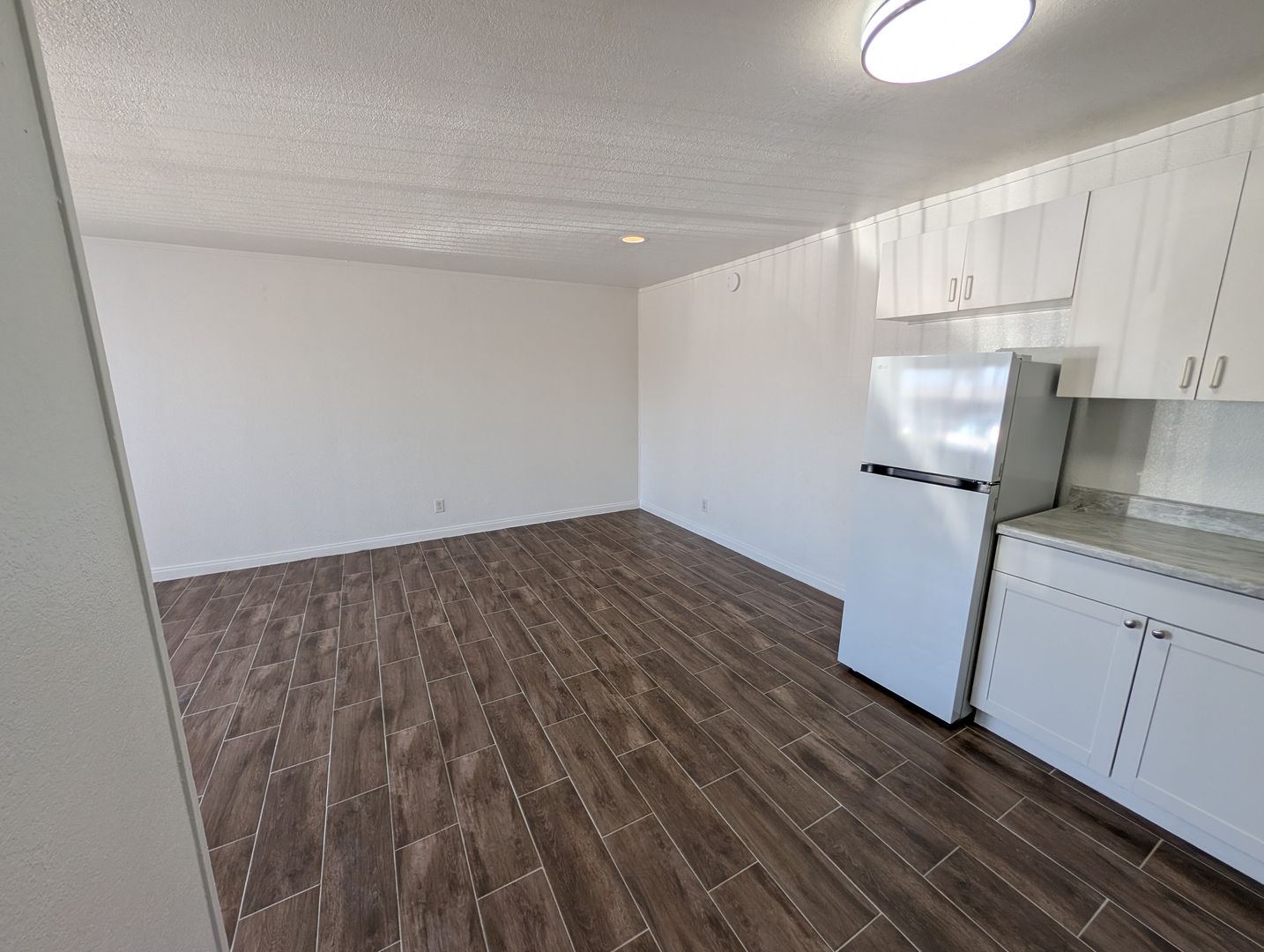 BAKERSFIELD Apartment: 2601 COLUMBUS STREET