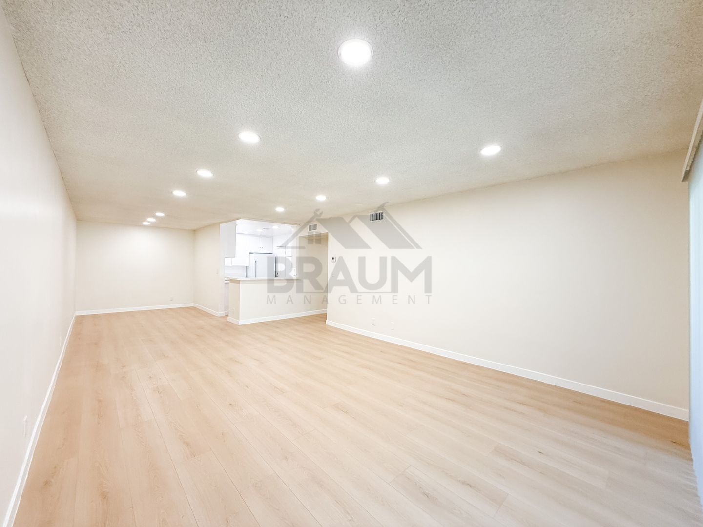 NORTH HOLLYWOOD Apartment: 6041 WHITSETT AVE