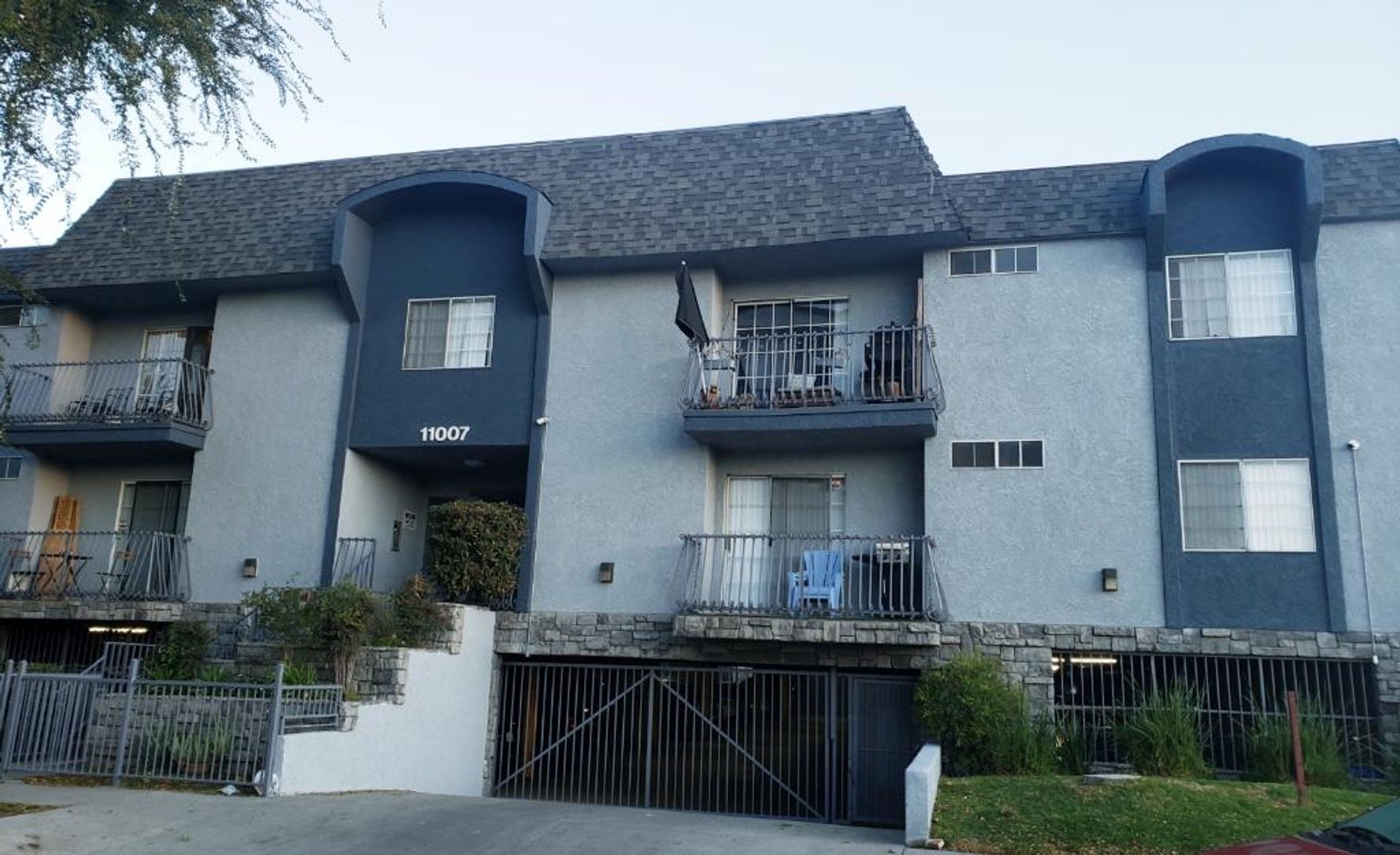 NORTH HOLLYWOOD Apartment: 11007 HARTSOOK ST. - 103